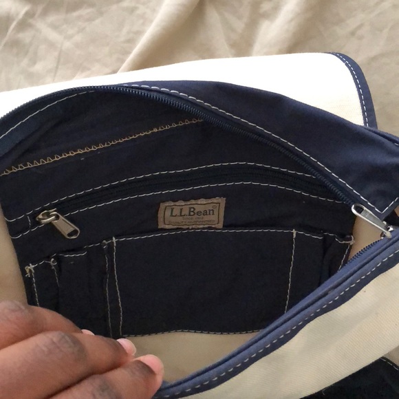 LL Bean Messenger bag - Picture 3 of 3